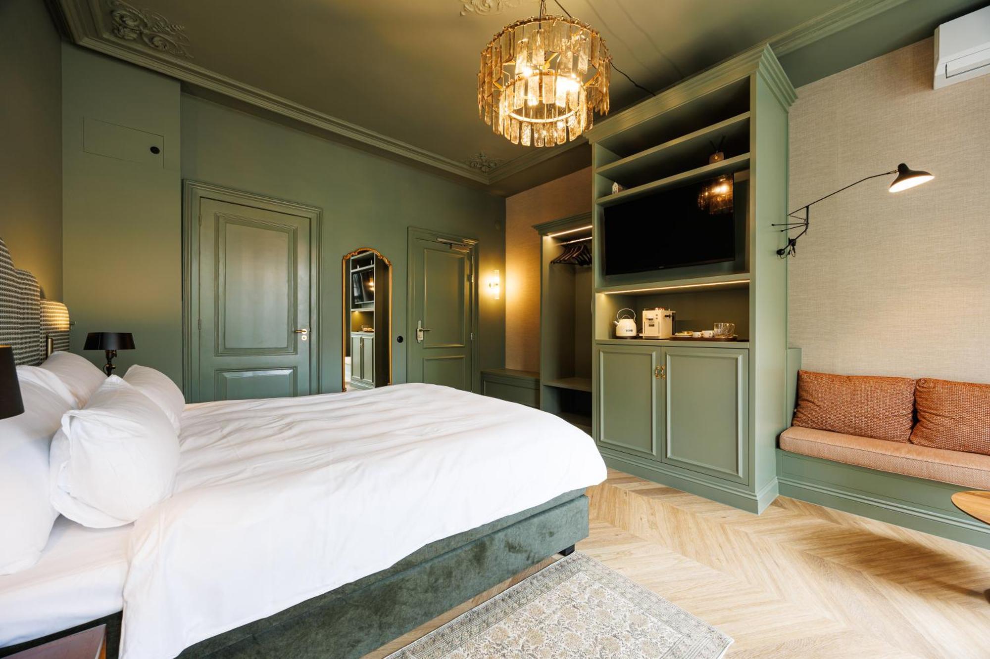 Uylenhof Hotel 4*